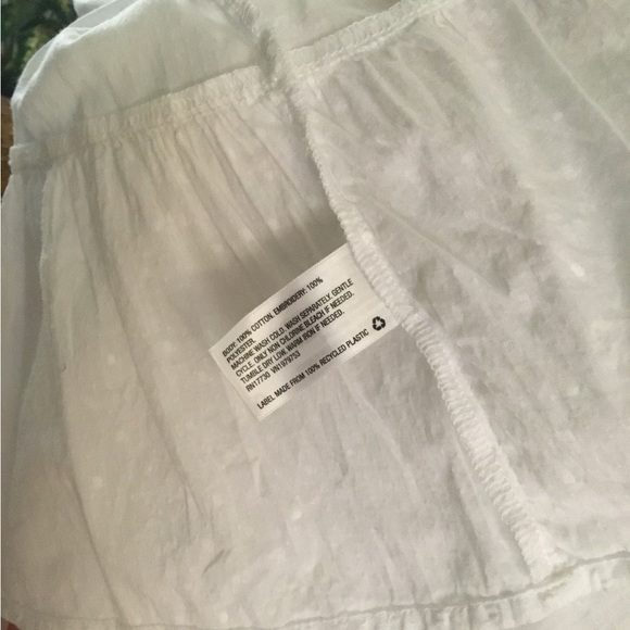 🌹HOST PICK- UNIVERSAL WHITE PEACH EMBROIDERED FLOWER CROP RUFFLE TOP/SIZE M - Picture 8 of 8